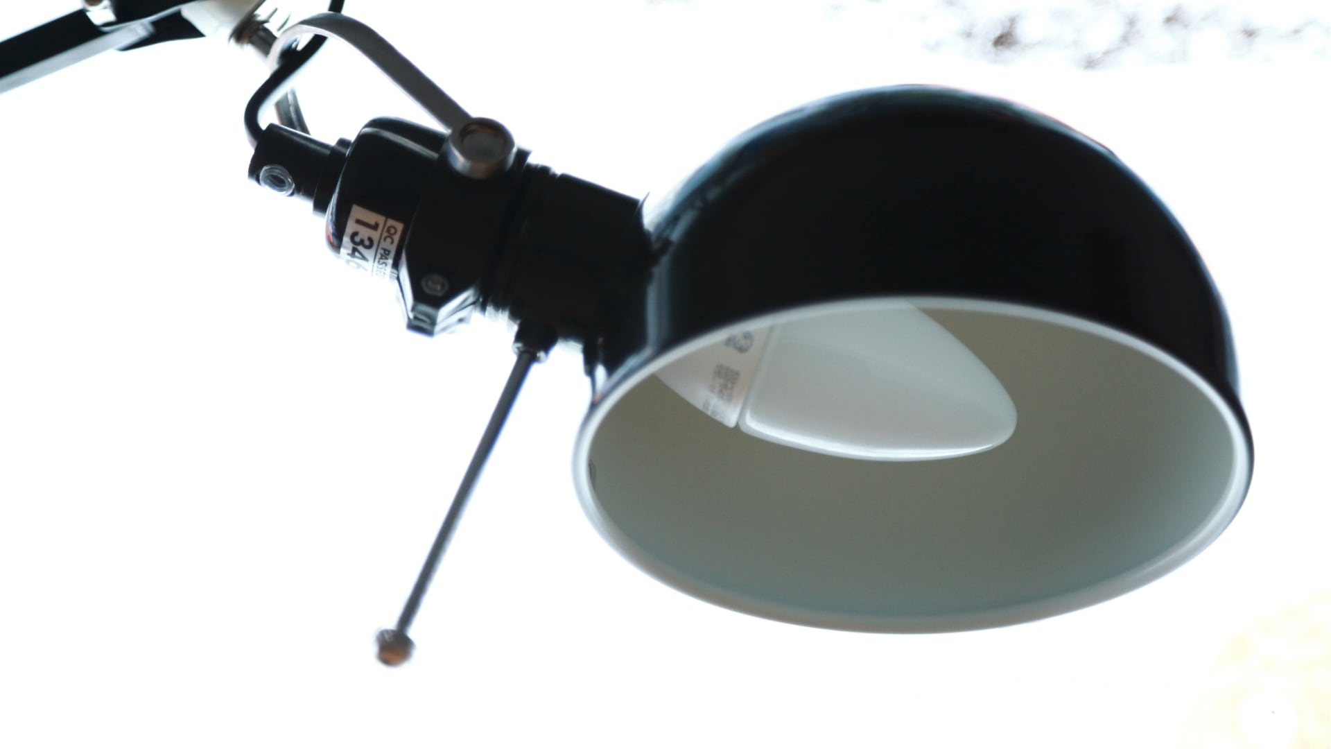 Bezpieczeństwo w użytkowaniu lamp reklamowych Bezpieczne użycie lamp reklamowych w przestrzeni miejskiej