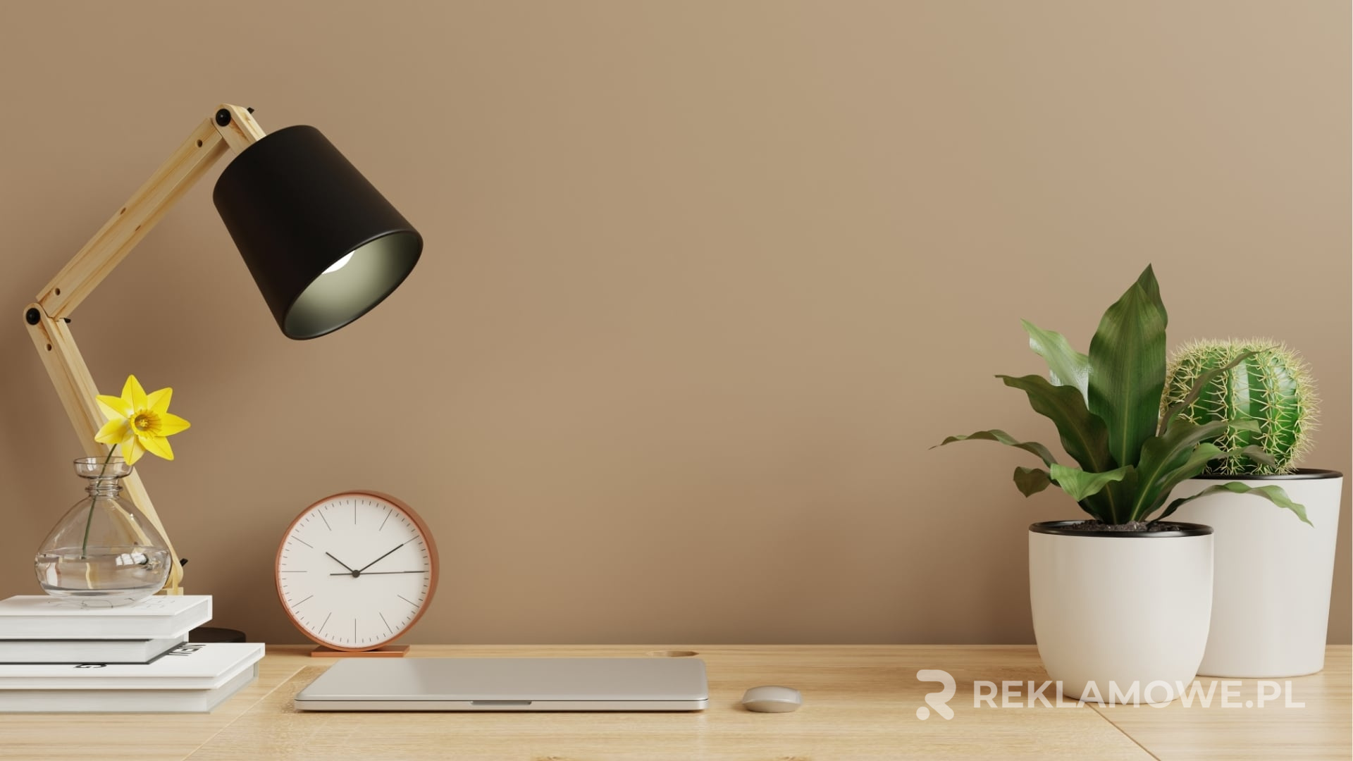 Najlepsze lampki reklamowe dla małej firmy Lampki reklamowe oświetlające logo małej firmy