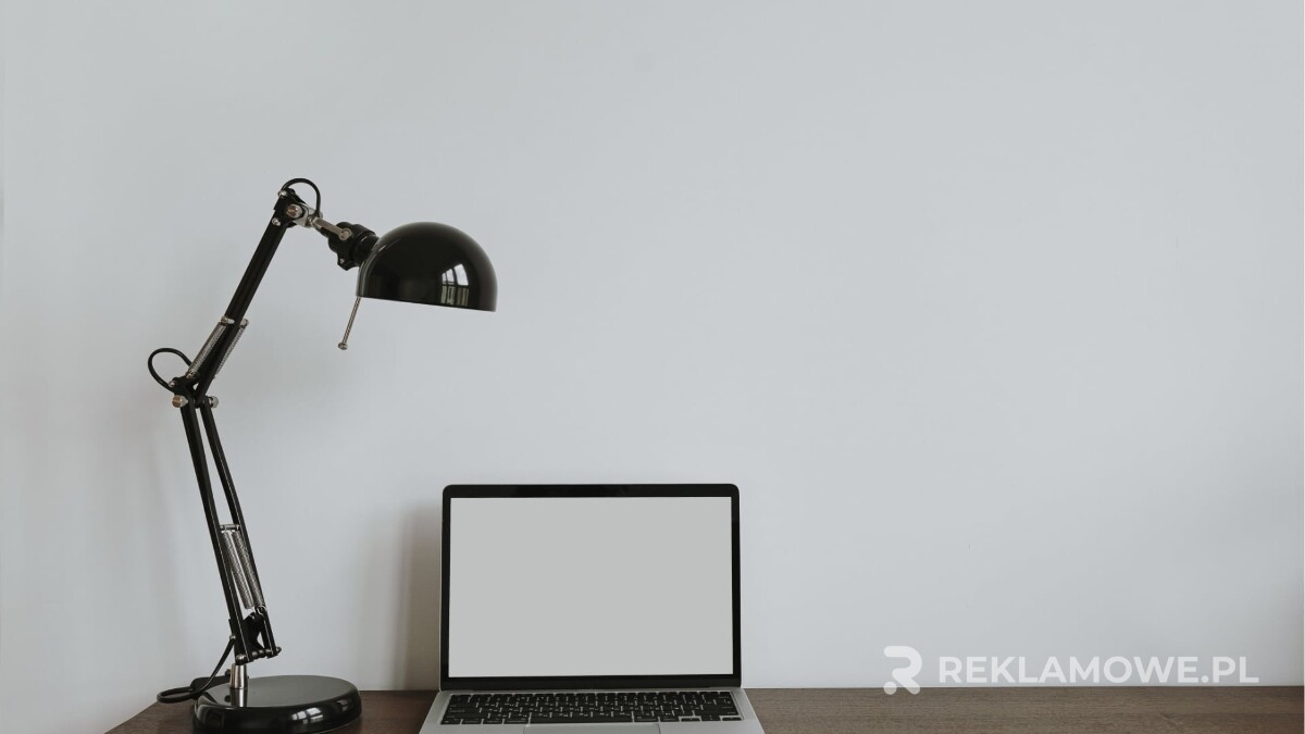 Lampy reklamowe dla początkujących