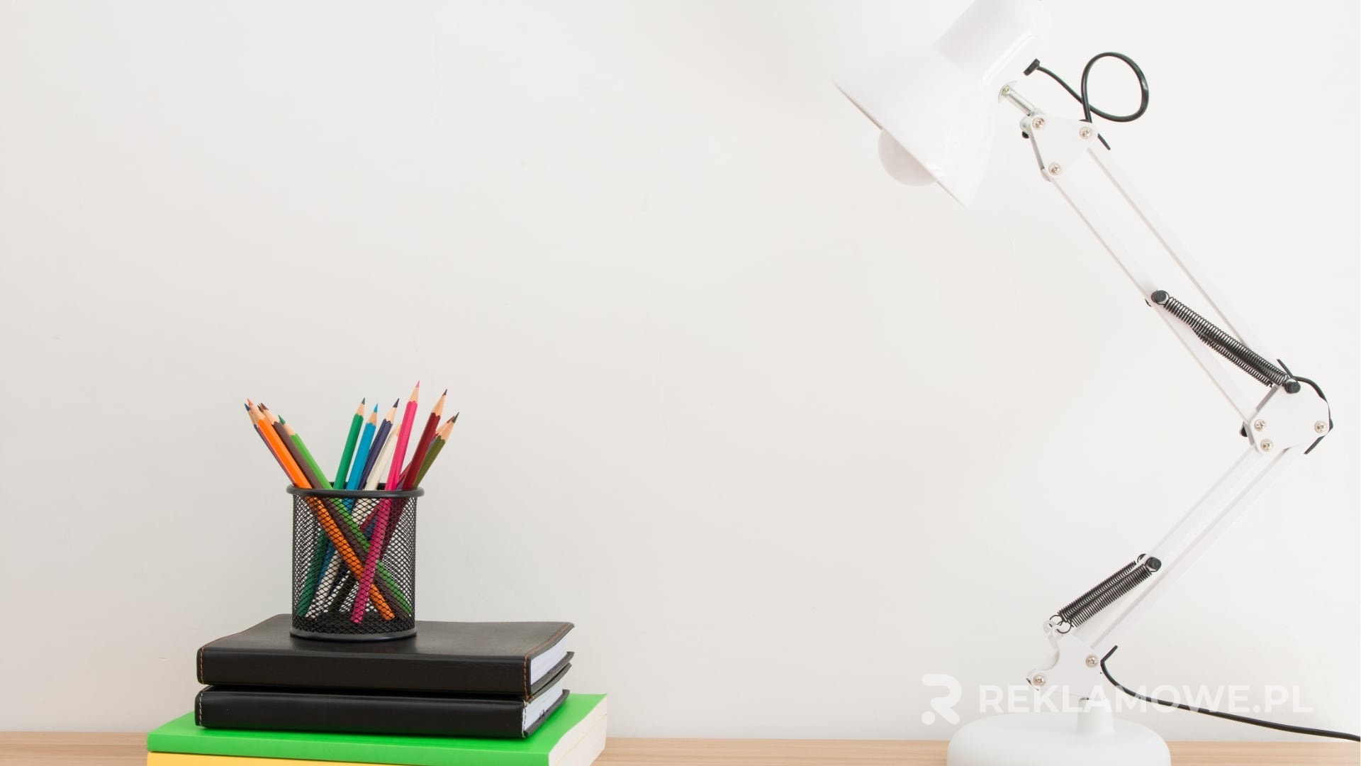 Różnice w prawie dotyczące używania lamp reklamowych w różnych krajach