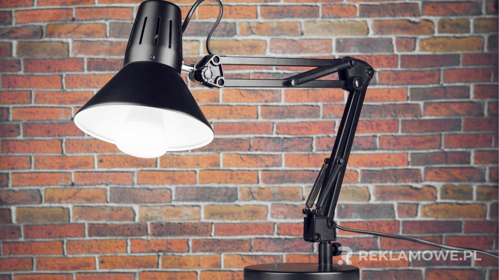Trendy w projektowaniu lamp reklamowych w 2026 roku