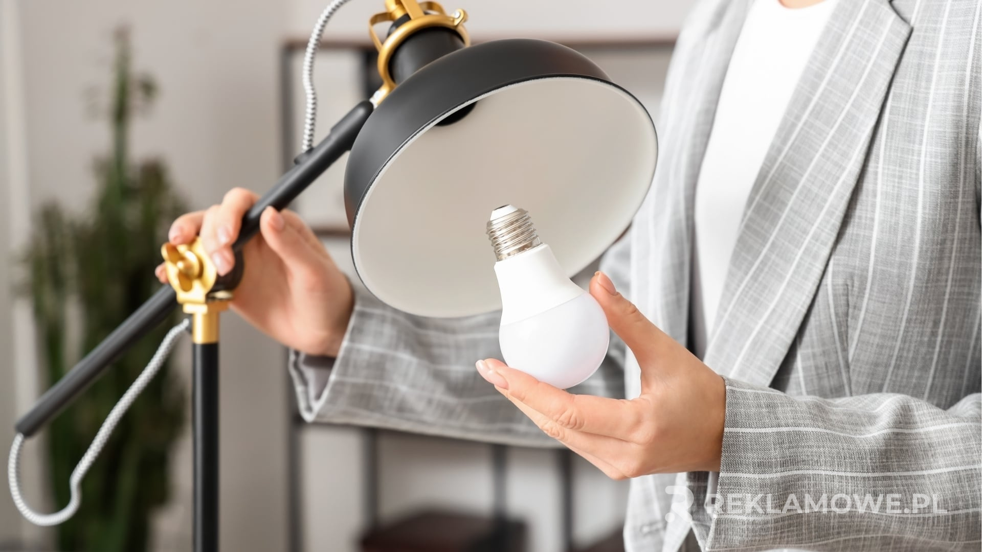 Nowoczesna lampka reklamowa 2025